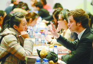 國內(nèi)留學(xué)行業(yè)開通“白名單” 選中介，教您“黑白分明”應(yīng)對(duì)自費(fèi)留學(xué)服務(wù)